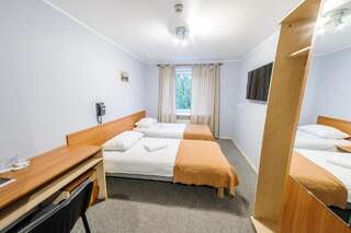 Отель Inger Hotel Нарва Бюджетный двухместный номер с 2 отдельными кроватями-1